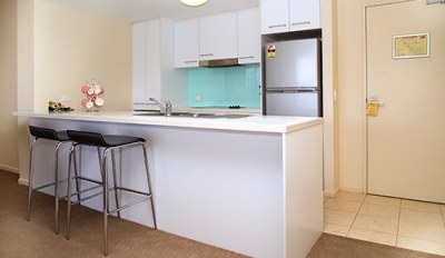 Toowoomba Central Plaza Apartment Hotel - Two Bedroom Accommodation Kitchen
